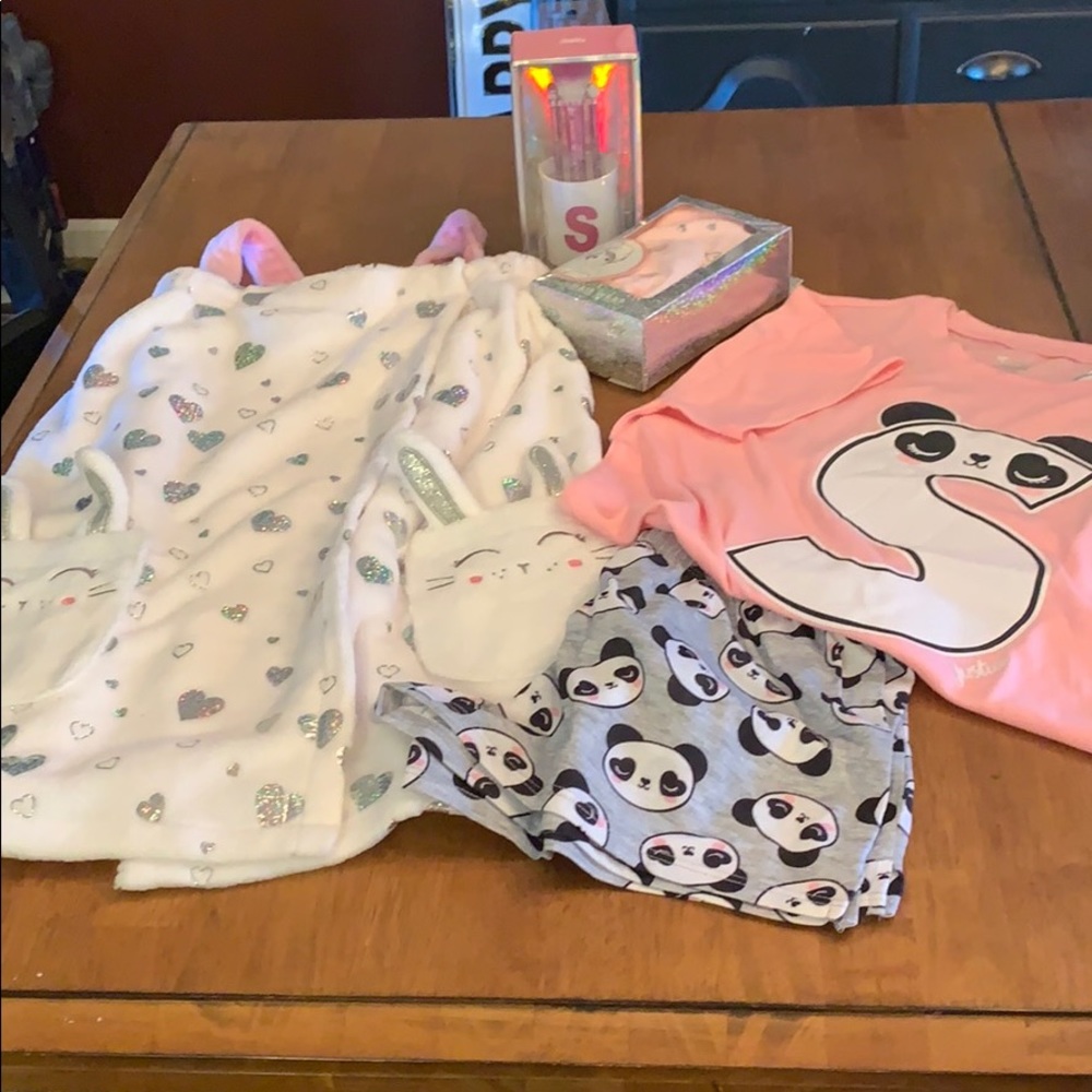 Justice sleepover set
